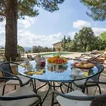Komfortables Ferienhaus In Alar Mit Grossem Garten