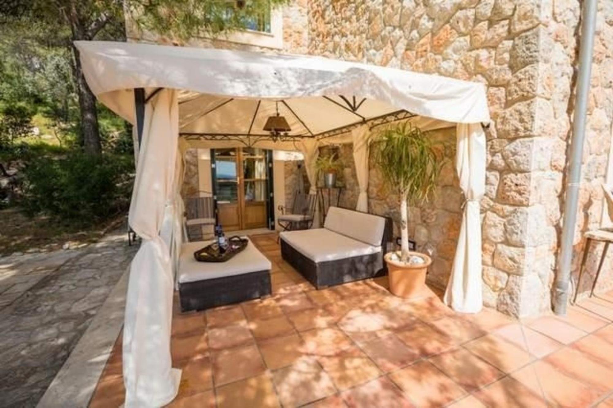Komfortables In Alar Mit Grossem Garten Ferienhaus